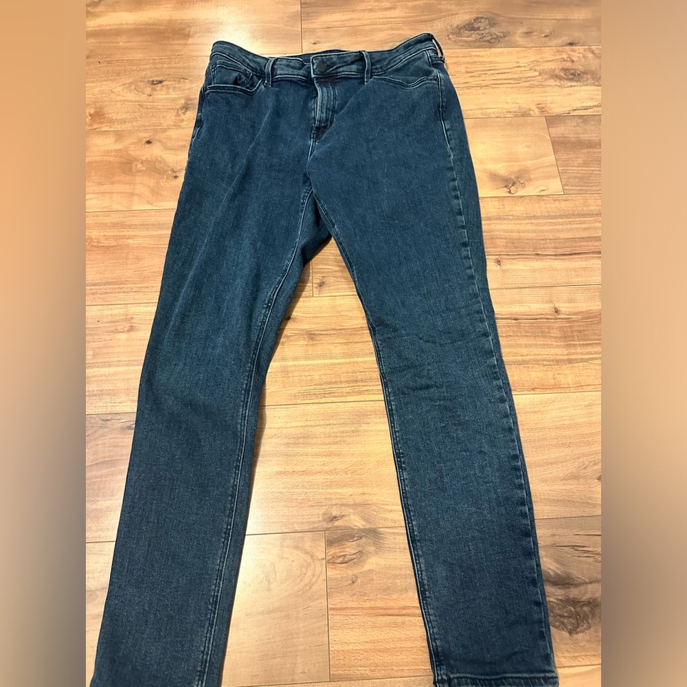 Super skinny mid rise blue jeans